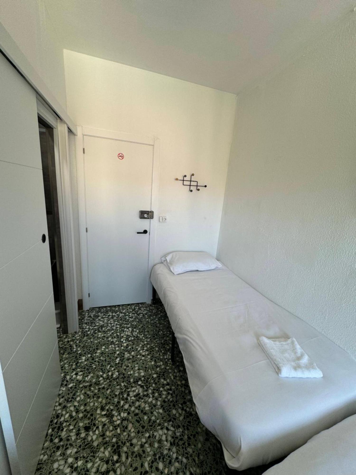 Pension Rioka Calpe Esterno foto